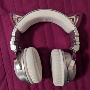Ariana Grande Headphones